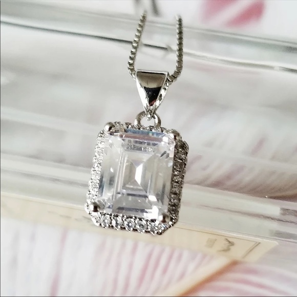 New Women’s 925 Silver Beautiful Lovely Pendant Diamond Necklace - Picture 6 of 7